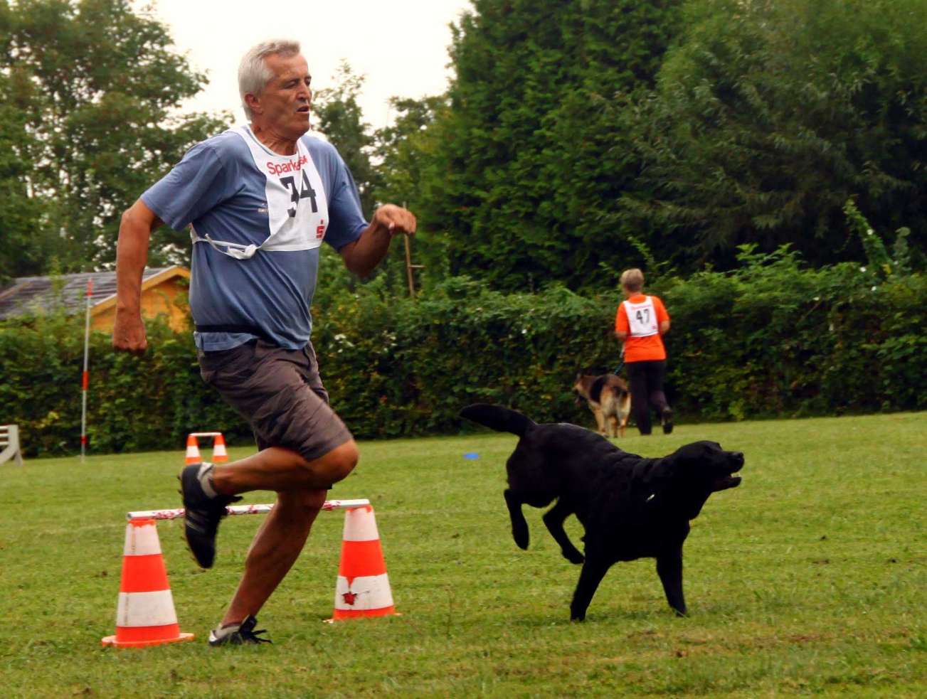 rolf-mit-luna-beim-huerdenlauf-7