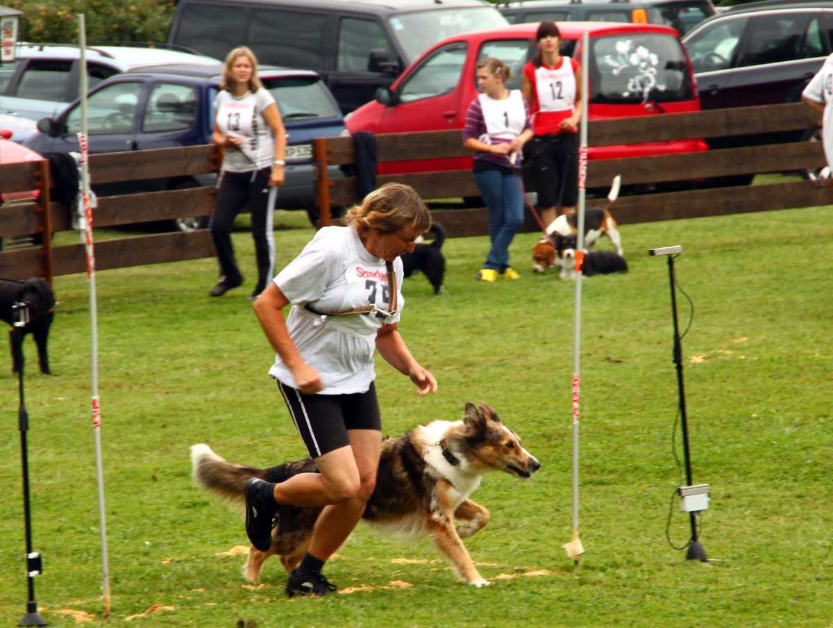 susanne-mit-kiara-beim-huerdenlauf-1